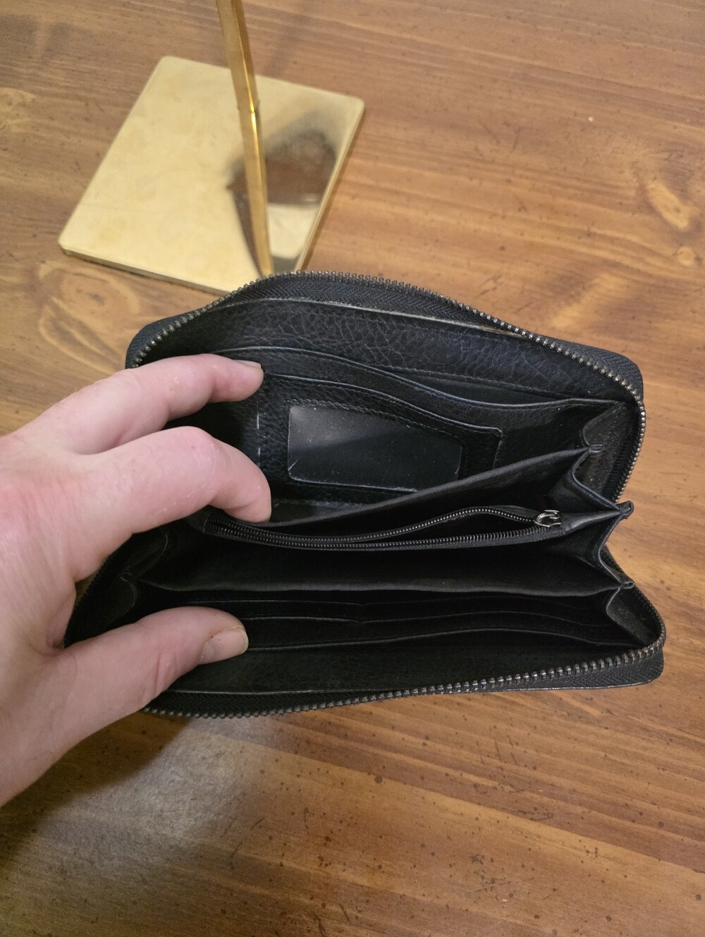 Tory Burch Continental Black Leather Zip Wristlet with Logo - Picture 9 of 12